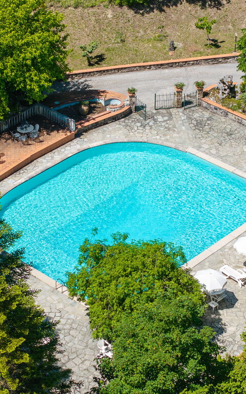 Villa Contessa: Ansichten, Schwimmbad