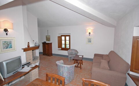 Unterkunft Fornacino 2: Esszimmer, Küche, Wohnzimmer