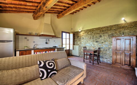 Unterkunft Fornacino 6: Küche, Wohnzimmer