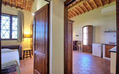 Unterkunft Fornacino 1: Küche, Wohnzimmer