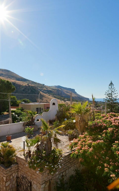 Villa Erice: Ansichten, Garten