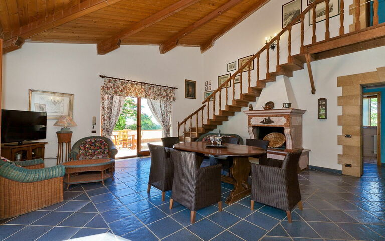 Villa Erice: Esszimmer, Wohnzimmer