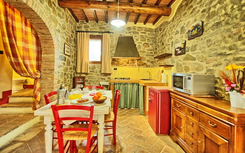 Unterkunft Orietta 1: Esszimmer, Küche, Wohnzimmer