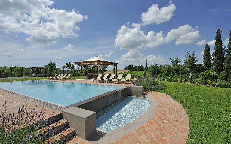 Villa Insoglio: Draussen, Garten, Schwimmbad