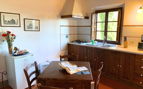 Unterkunft Le Fonti 5: Esszimmer, Küche