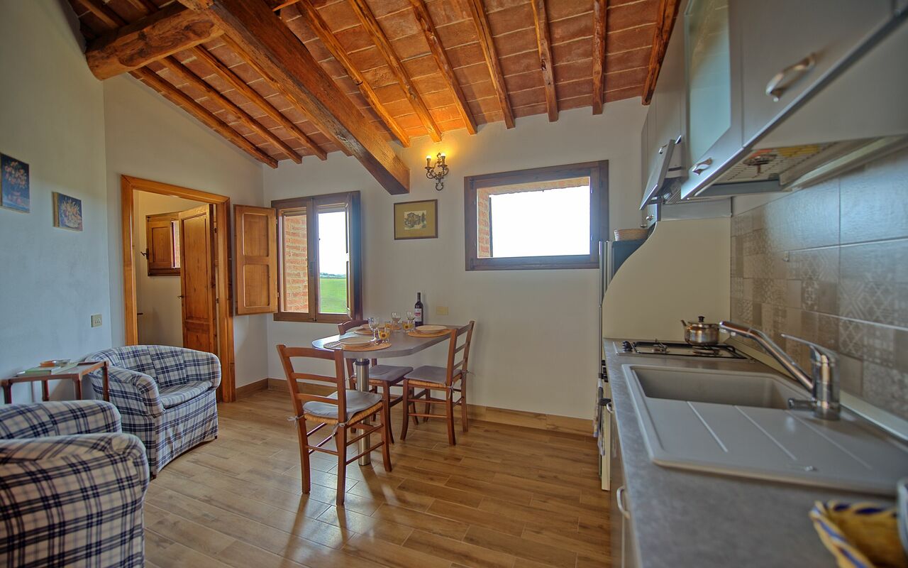 Unterkunft San Donnino 2: Esszimmer, Küche, Wohnzimmer