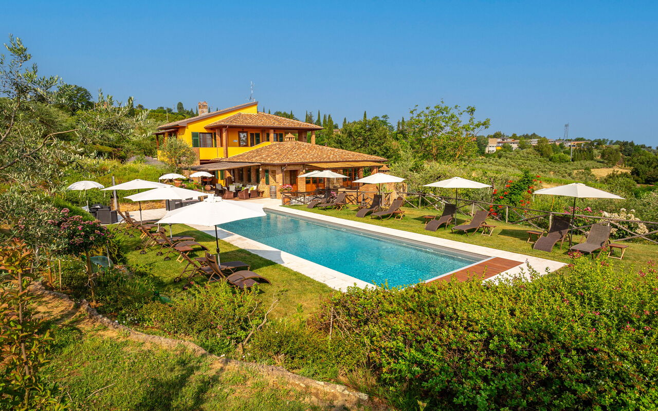 Villa Amadeo: Ansichten, Außen, Draussen, Garten, Schwimmbad, Sommer