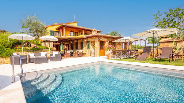 Villa Amadeo: Außen, Draussen, Garten, Schwimmbad, Sommer