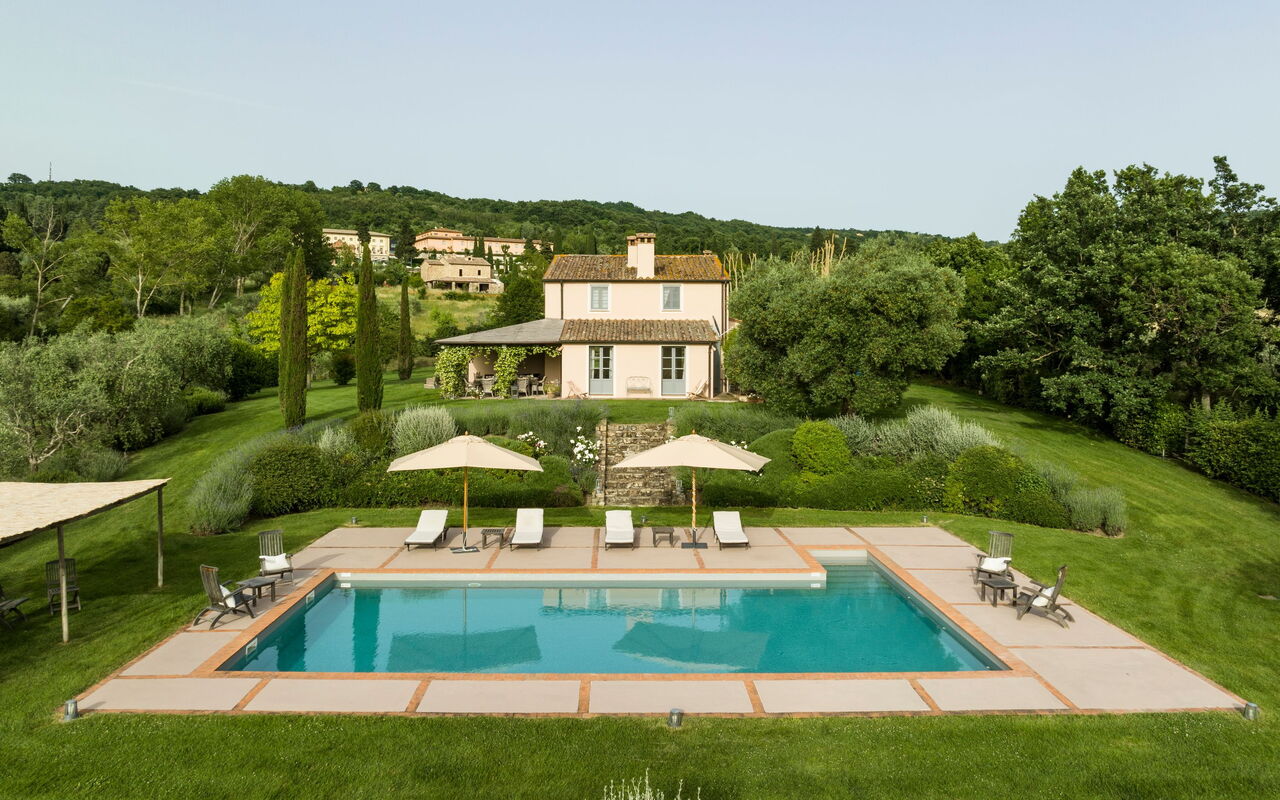 Villa Danilo: Ansichten, Außen, Draussen, Garten, Schwimmbad