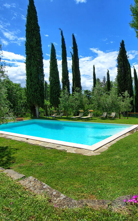 Villa Lo Scoiattolo: Draussen, Garten, Schwimmbad