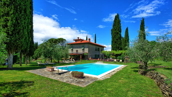 Villa Lo Scoiattolo: Draussen, Garten, Schwimmbad