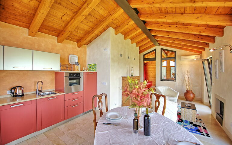 Casa Lucia: Esszimmer, Küche