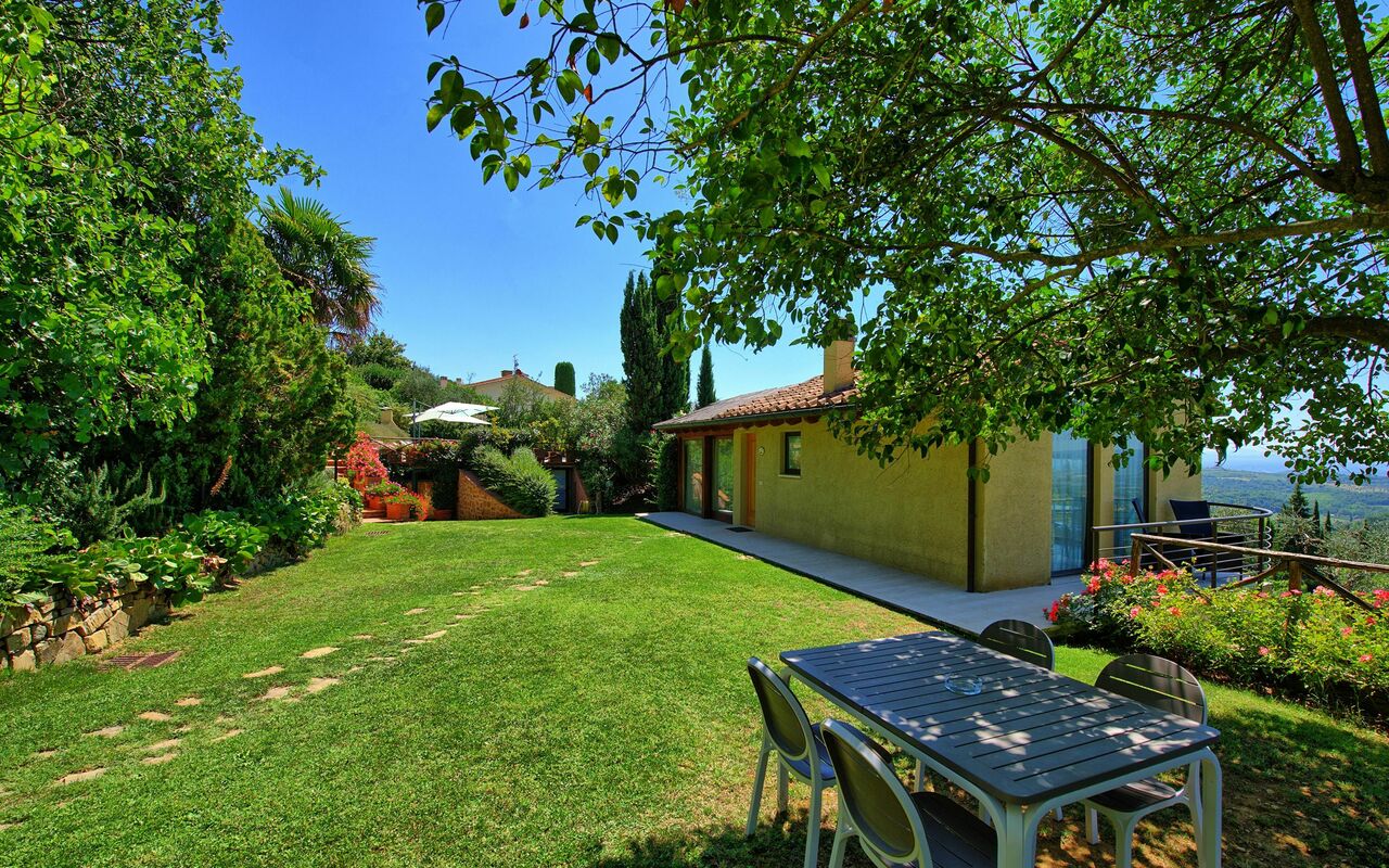 Casa Lucia: Draussen, Garten