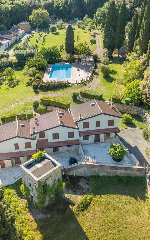 Le Querciolaie with Geothermal Pool: Ansichten, Garten, Schwimmbad