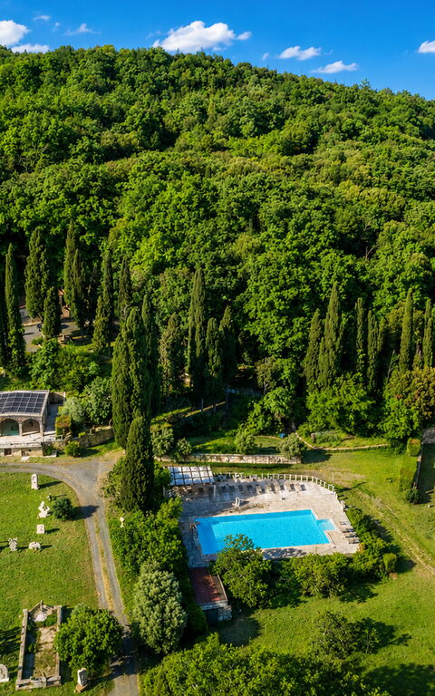 Le Querciolaie with Geothermal Pool: Außen, Draussen, Schwimmbad