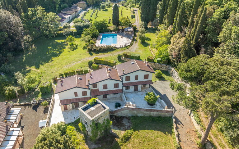 Le Querciolaie with Geothermal Pool: Ansichten, Garten, Schwimmbad