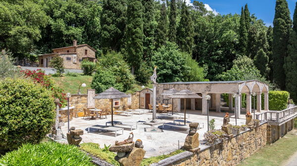 Le Querciolaie with Geothermal Pool: Ansichten, Draussen, Schwimmbad, Whirlpool