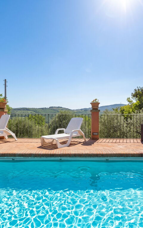 Casa Vania: Draussen, Schwimmbad