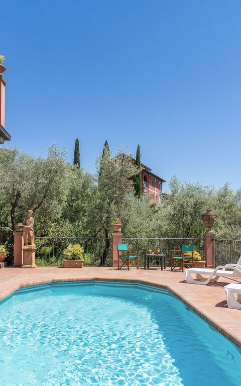 Casa Vania: Draussen, Schwimmbad