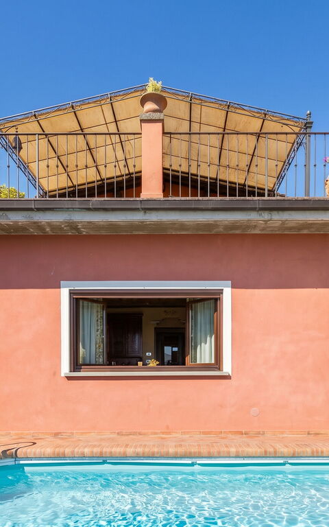 Casa Vania: Draussen, Schwimmbad