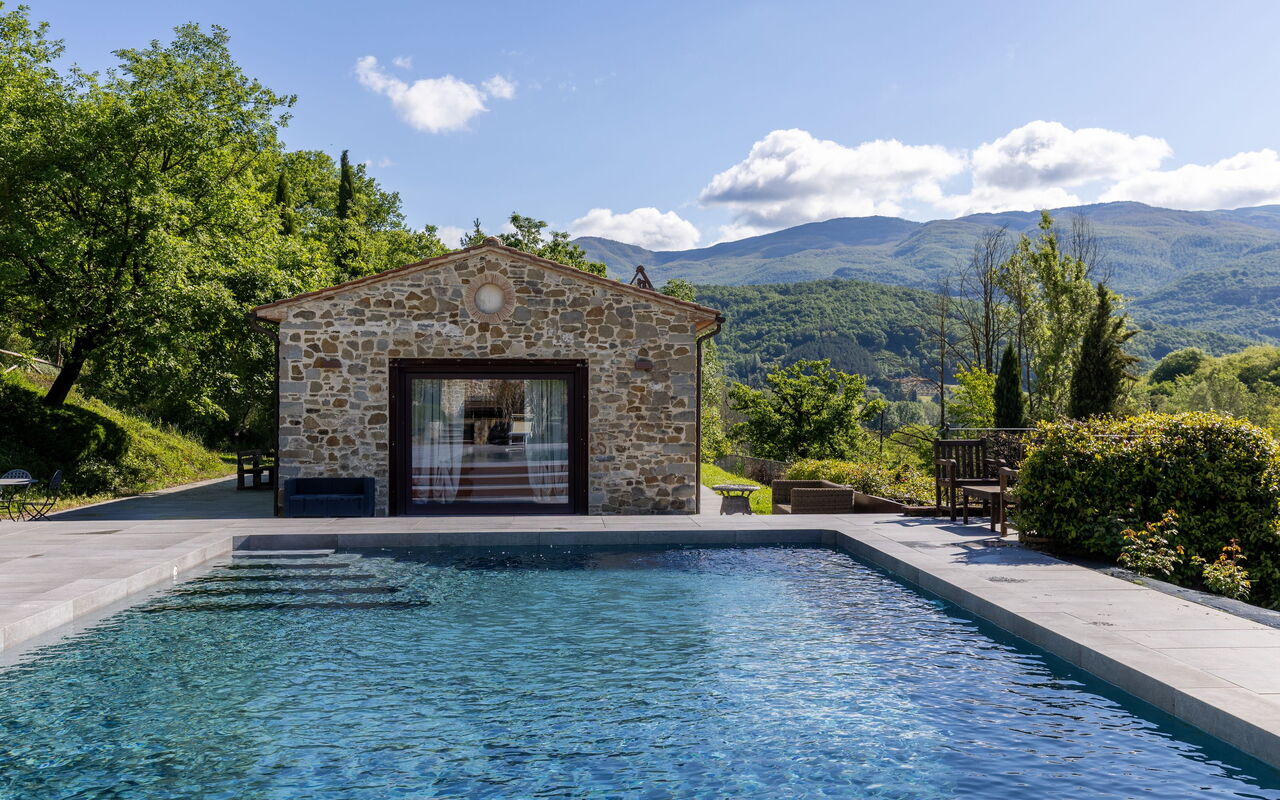 Villa Casentino: Schwimmbad