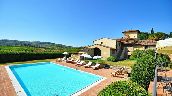 Tenuta: Außen, Schwimmbad