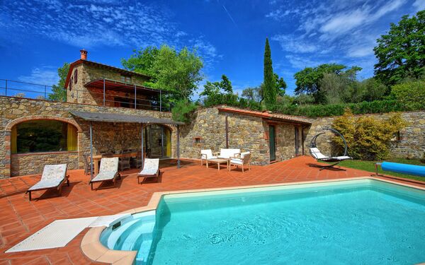 Villa Barbischio: Außen, Schwimmbad