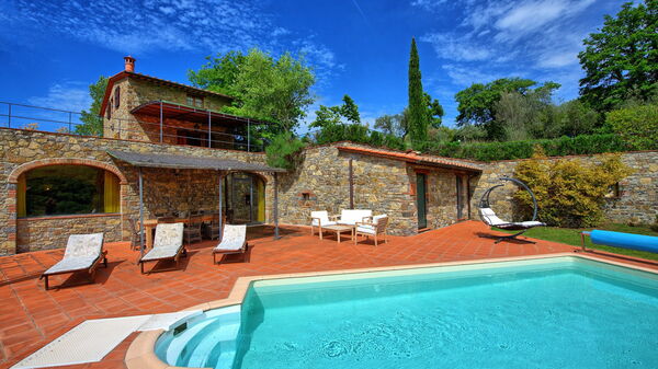 Villa Barbischio: Außen, Schwimmbad