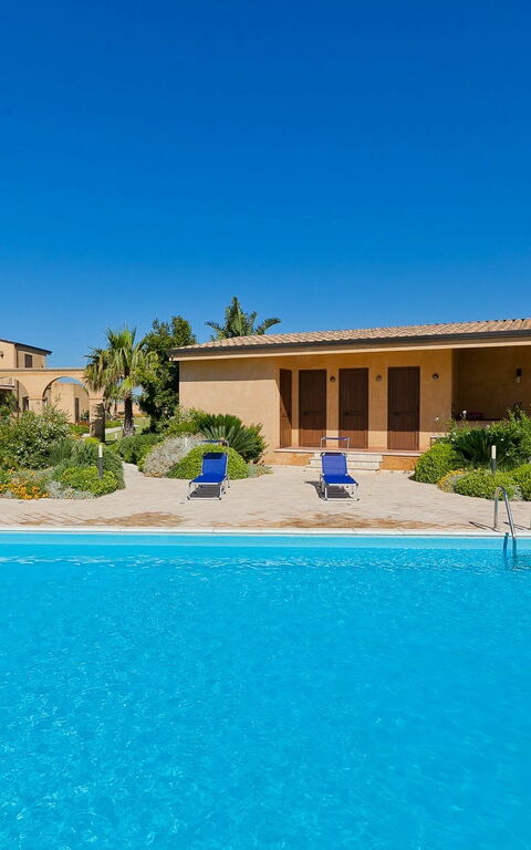 Villa Oasi: Schwimmbad