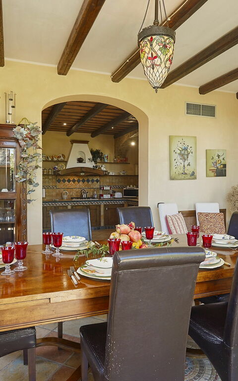 Villa Oasi: Esszimmer