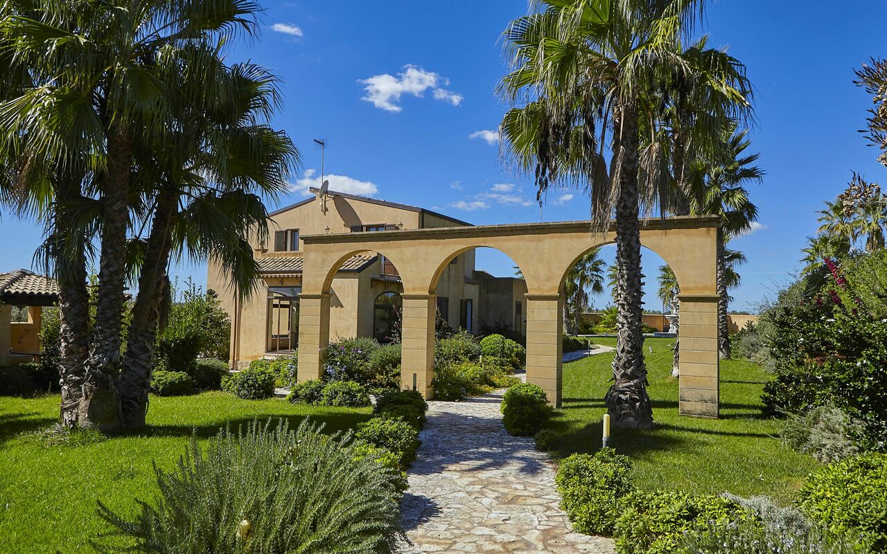 Villa Oasi: Garten
