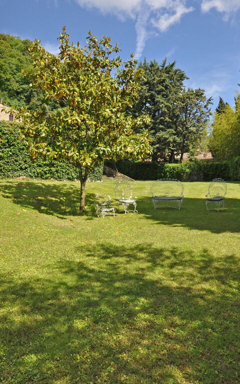 Civetta: Außen, Garten