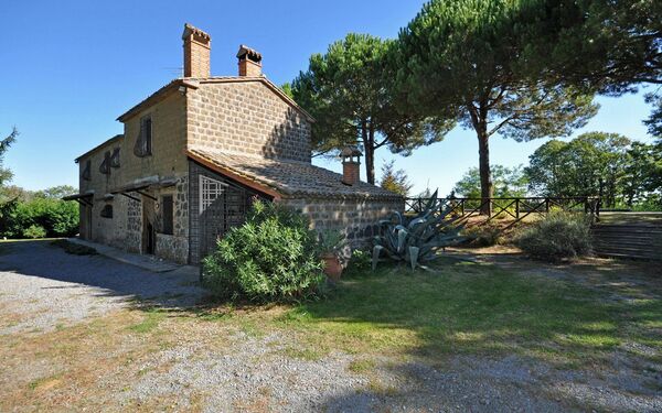 Ginestrella: Außen, Garten