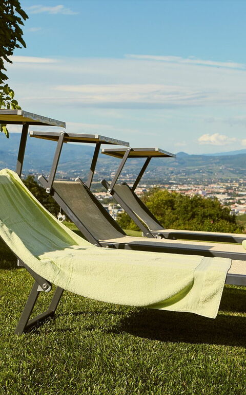 Villa Agazzi: Ansichten, Garten