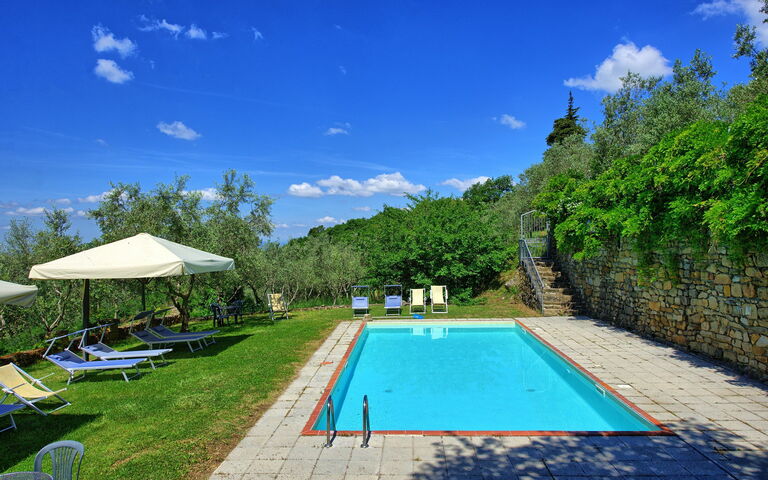 Panzalla: Garten, Schwimmbad