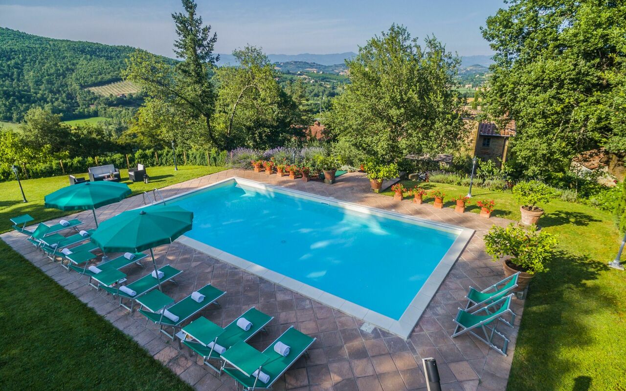Torre Del Cielo: Garten, Schwimmbad