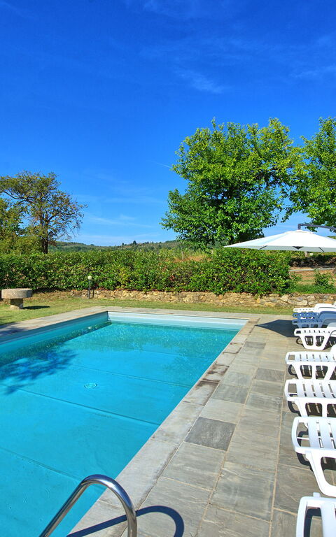 Scerfio: Draussen, Schwimmbad, Sommer