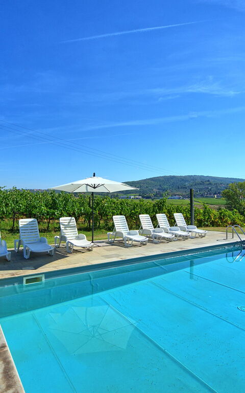 Scerfio: Draussen, Schwimmbad, Sommer