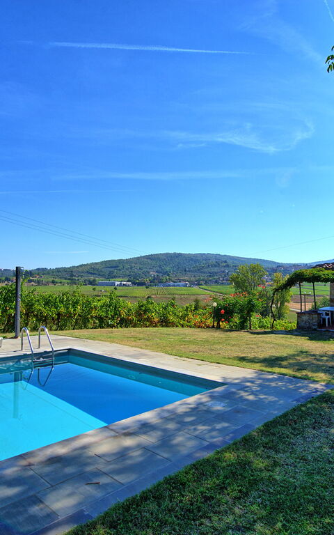 Scerfio: Draussen, Schwimmbad, Sommer