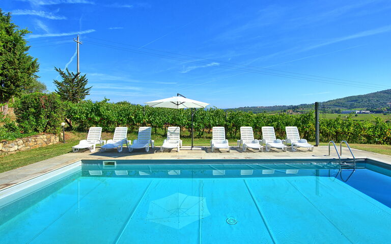 Scerfio: Draussen, Schwimmbad, Sommer