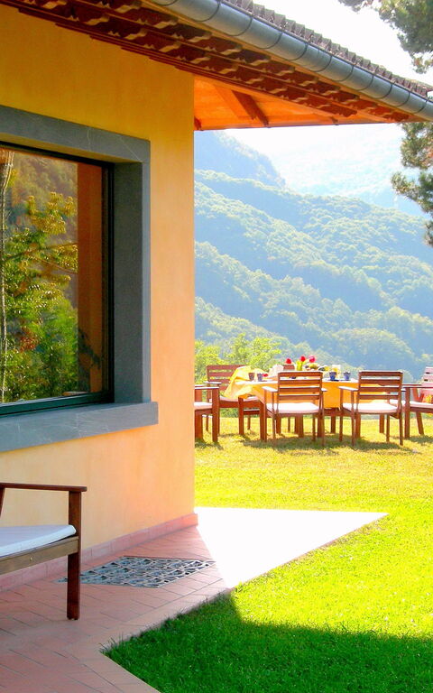 Villa Saida: Draussen, Garten