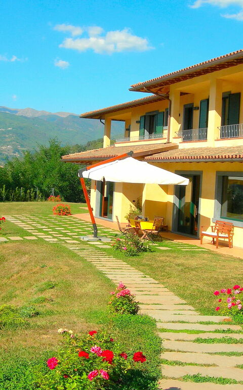 Villa Saida: Draussen, Garten