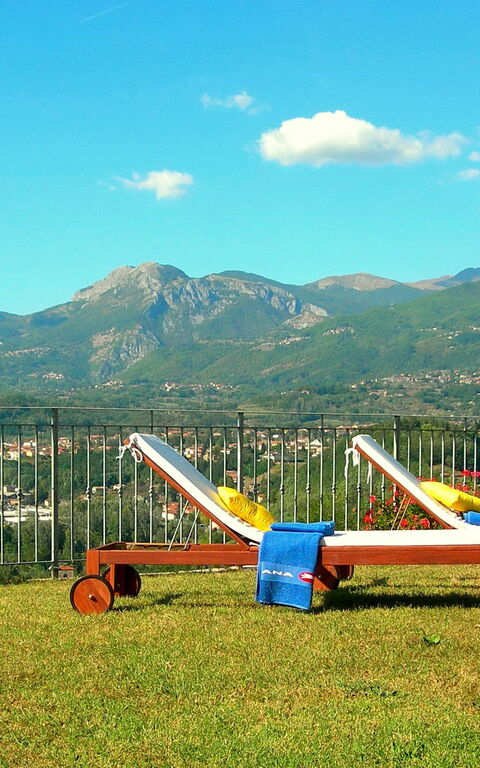 Villa Saida: Draussen, Garten