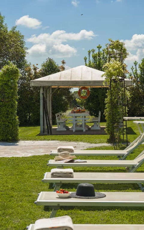 Villa Giare: Draussen, Garten