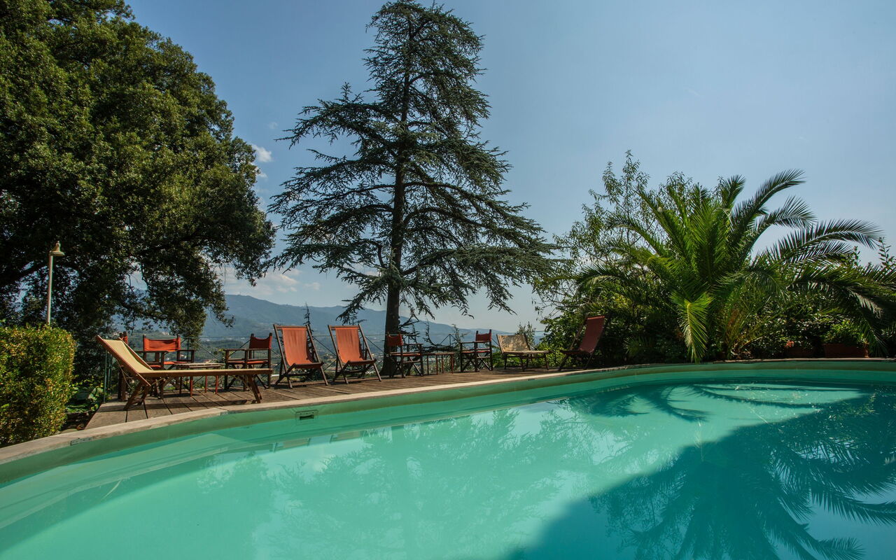 Villa Pedone: Draussen, Schwimmbad