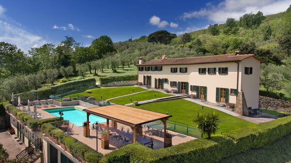 Villa le Ferrette: Garten, Schwimmbad