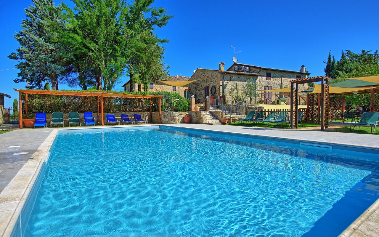 Cerretalta: Schwimmbad, Sommer