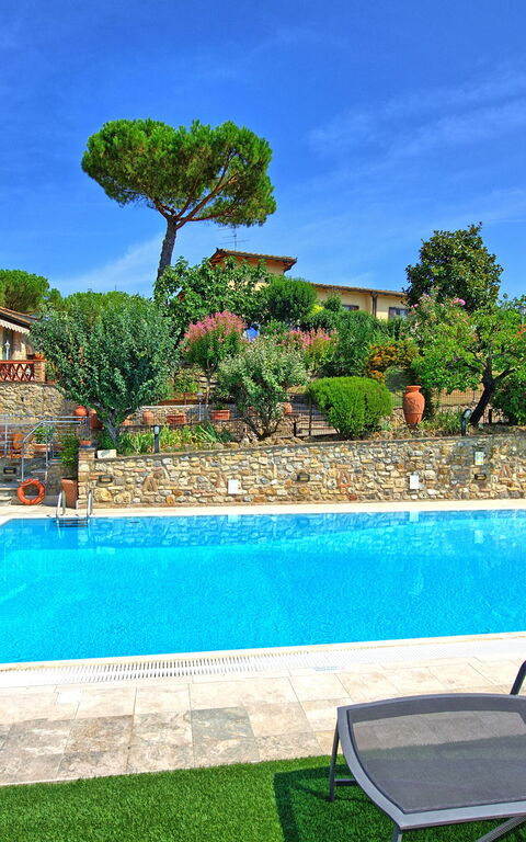 Poggiluglio: Schwimmbad