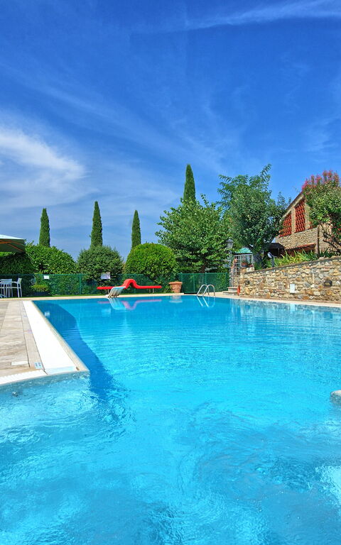 Poggiluglio: Schwimmbad