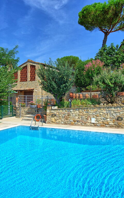 Poggiluglio: Schwimmbad